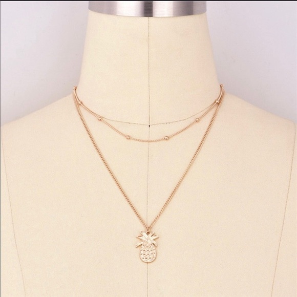 Jewelry - Pineapple necklace gold